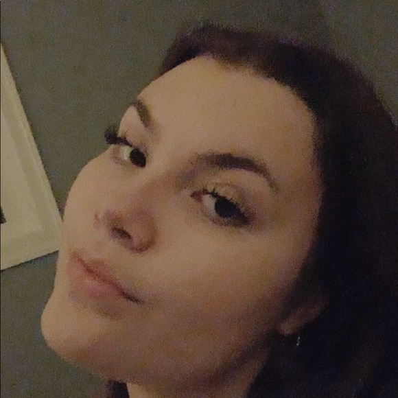 Meet your Posher, Taylor - Picture 3 of 3